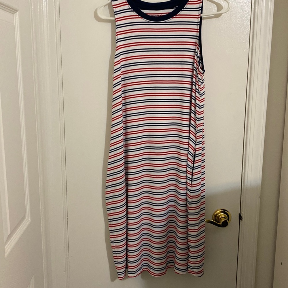 Time and Tru Crew Neck Sleeveless Rayon
Spandex Dress.